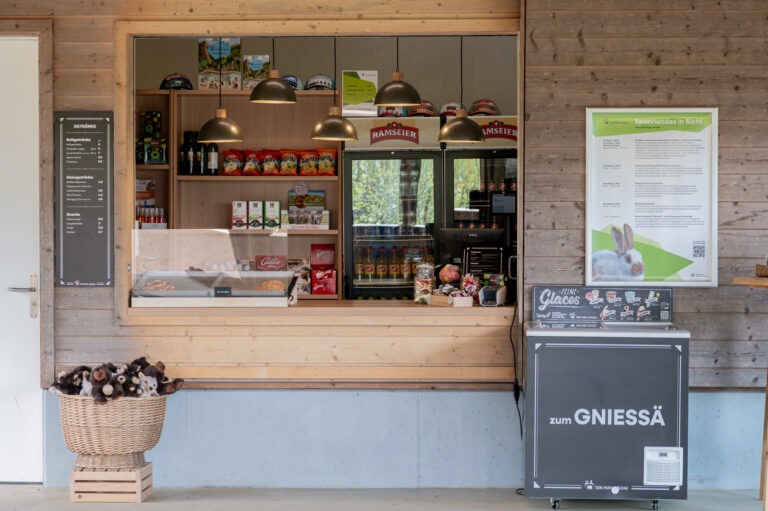 Bär/ Wolf Kiosk